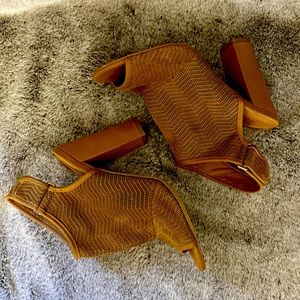 ALDO Women’s Size 8.5 Open Toe Heels